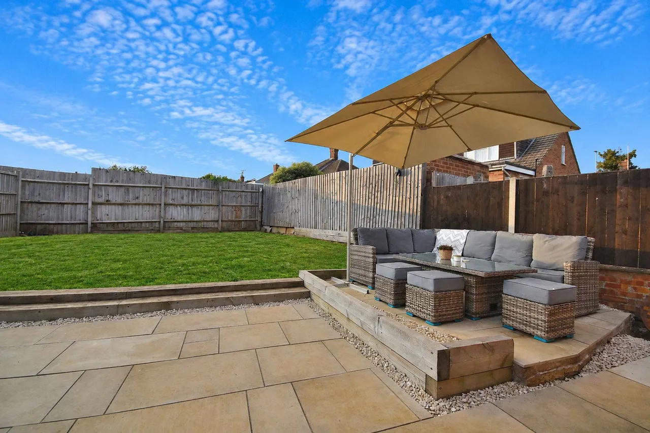 Bishops Drive, Northampton, NN2 6QR, photo 17