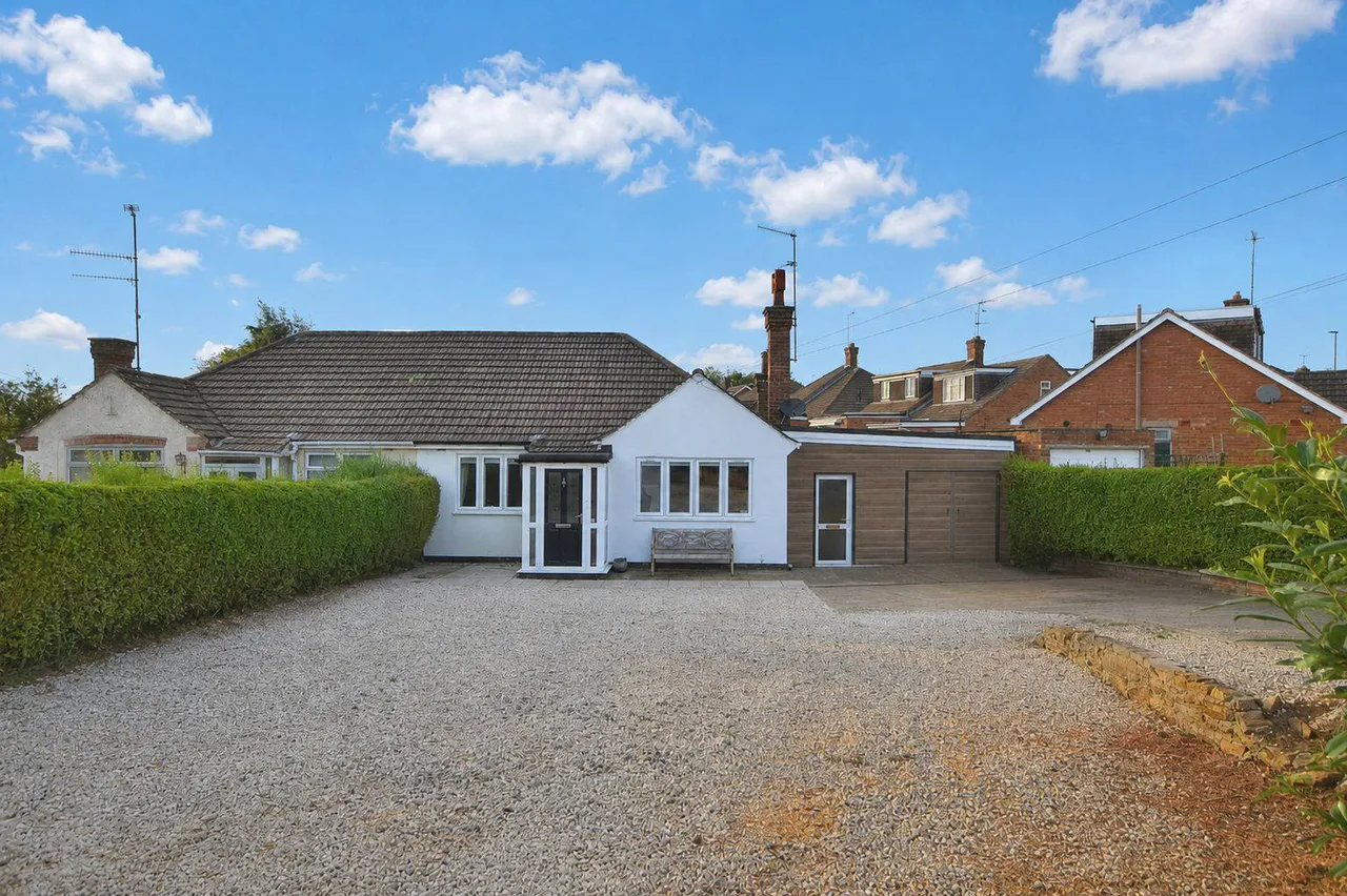 Bishops Drive, Northampton, NN2 6QR, photo 21