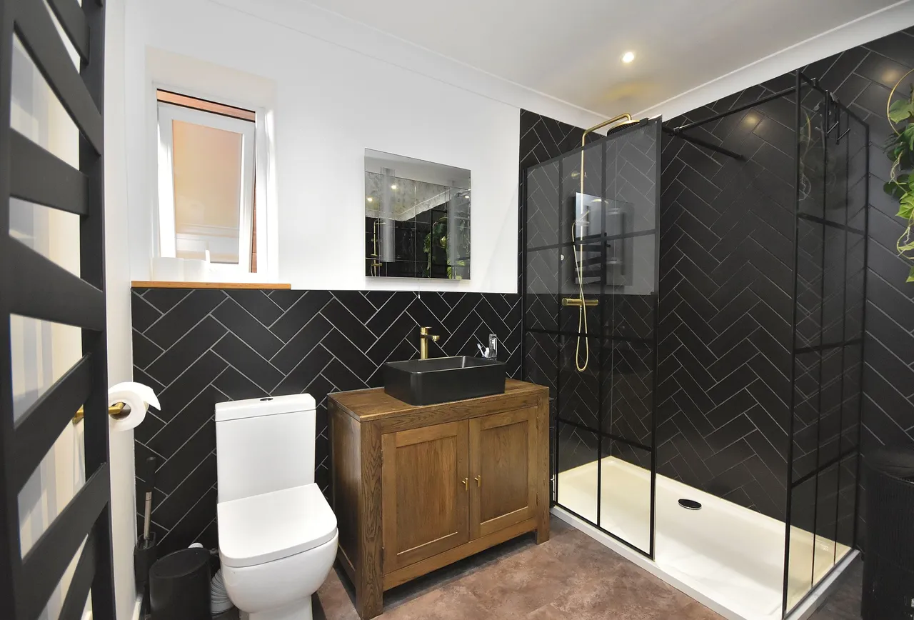 Bishops Drive, Northampton, NN2 6QR, photo 14