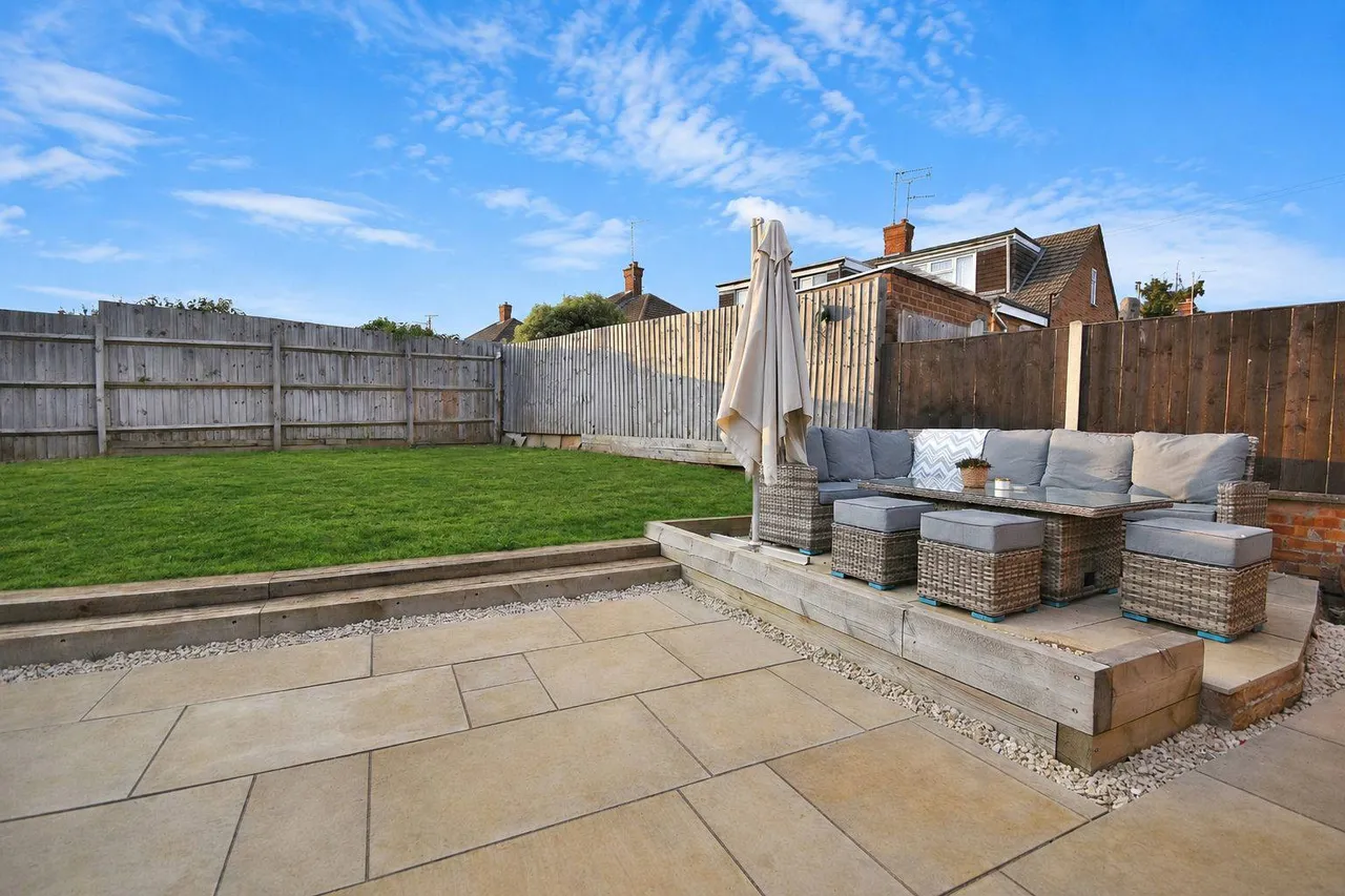 Bishops Drive, Northampton, NN2 6QR, photo 18