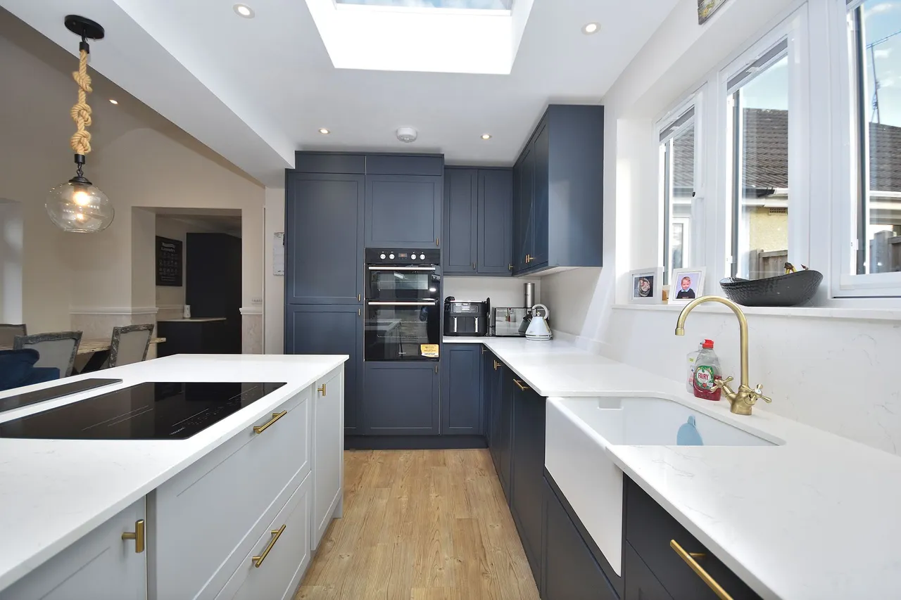 Bishops Drive, Northampton, NN2 6QR, photo 3