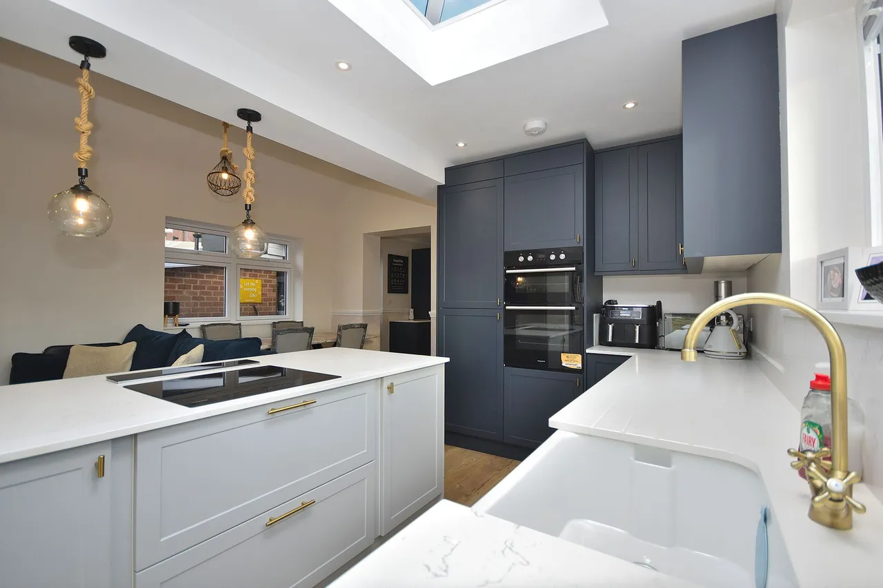 Bishops Drive, Northampton, NN2 6QR, photo 5