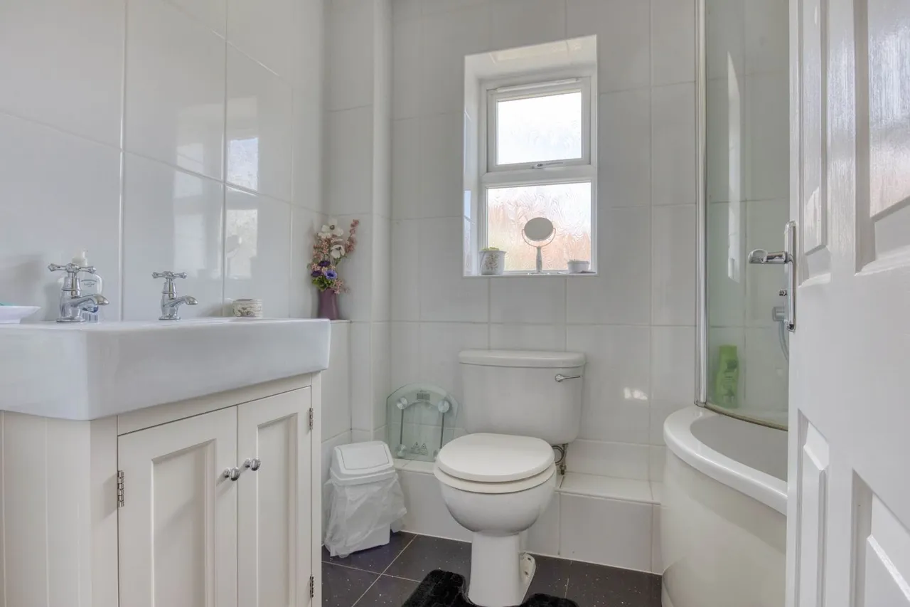 Graham Way, Cotford St. Luke, TA4, photo 12