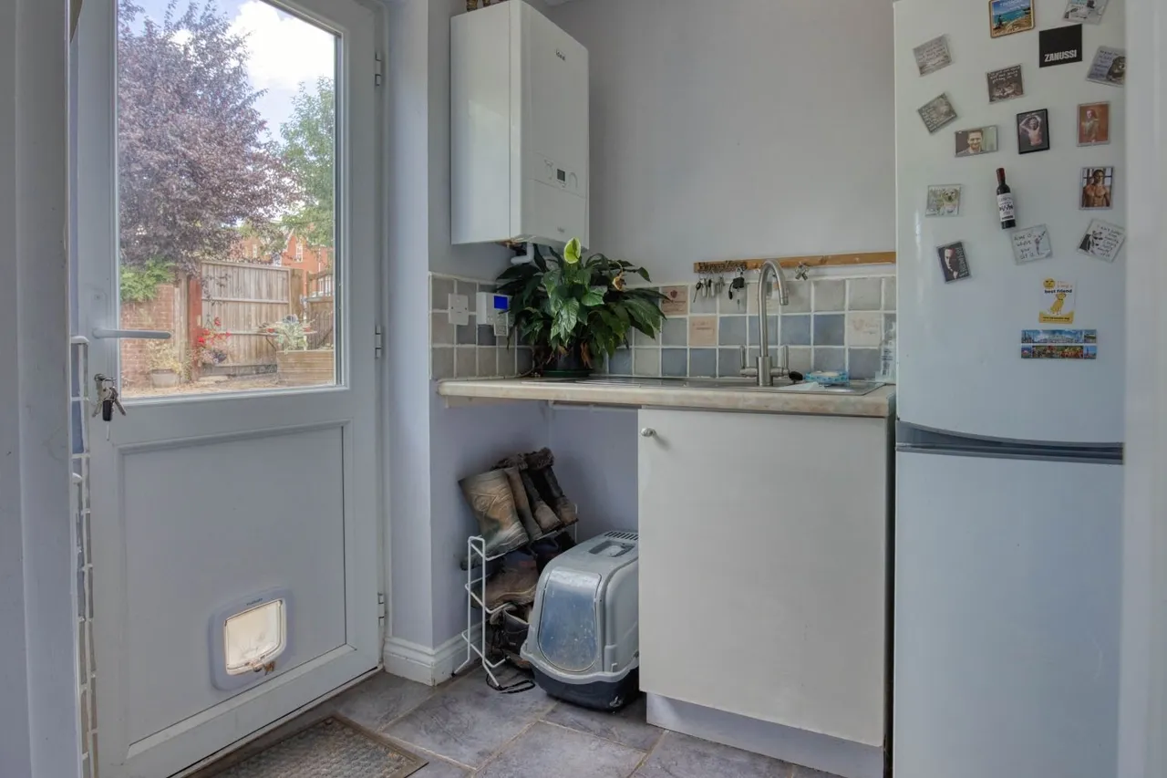 Graham Way, Cotford St. Luke, TA4, photo 19