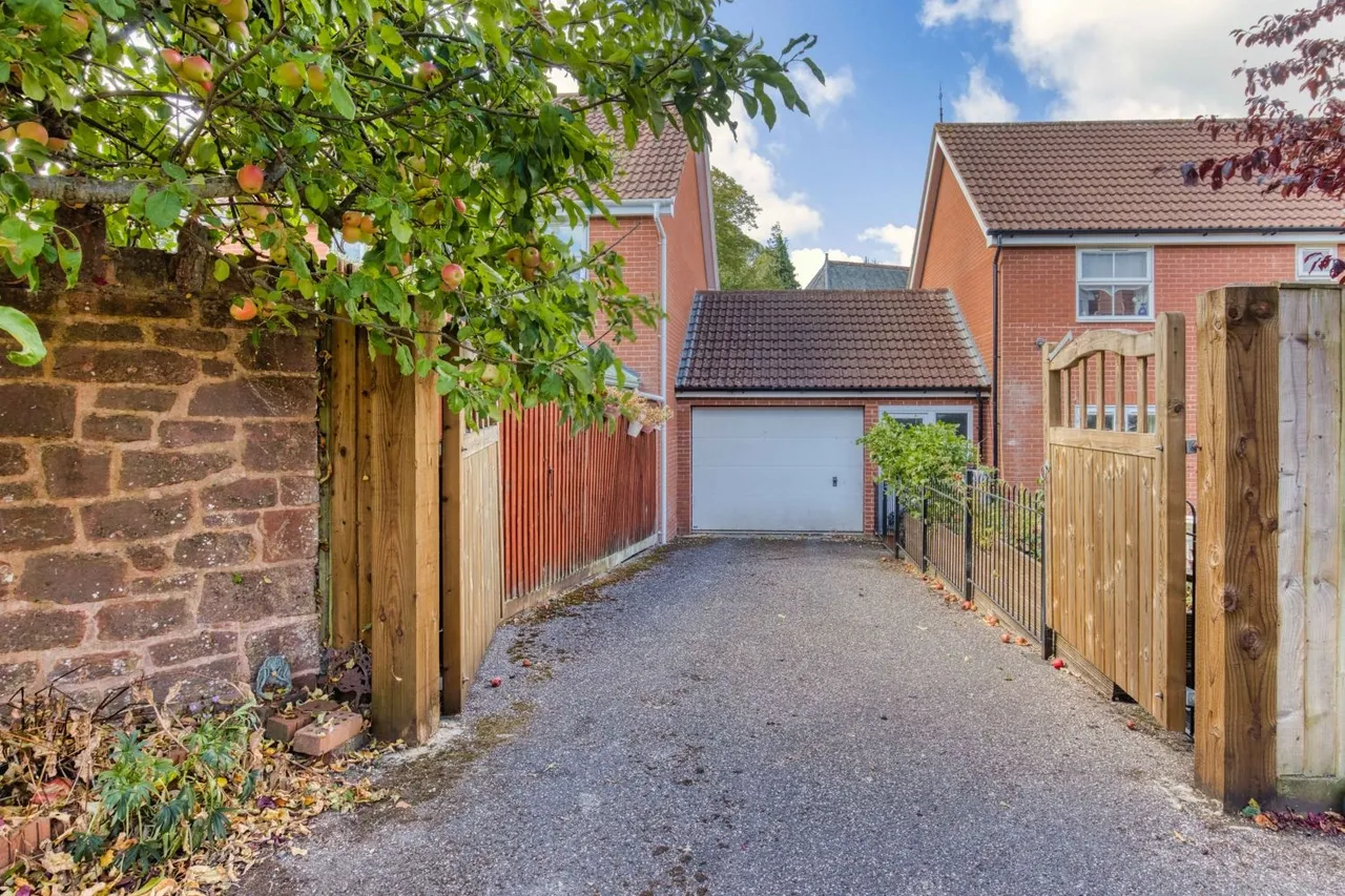 Graham Way, Cotford St. Luke, TA4, photo 14