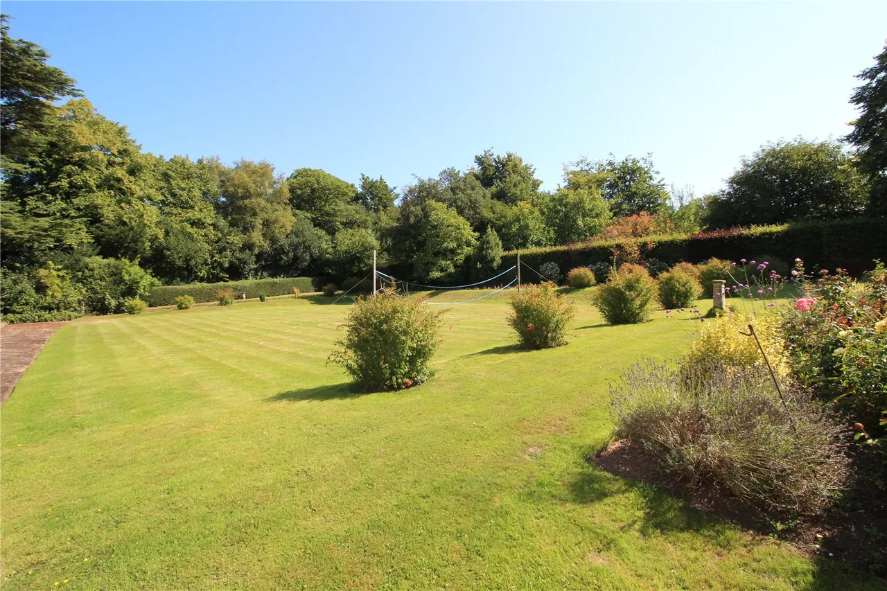 Chilling Street, Sharpthorne, East Grinstead, West Sussex, RH19 4JF, photo 13