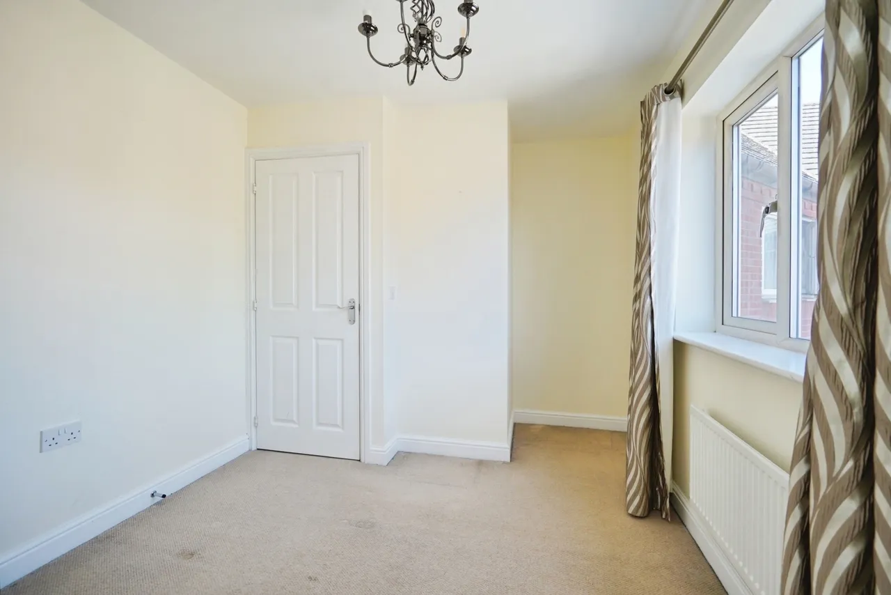 High Street, Woodville, DE11, photo 19