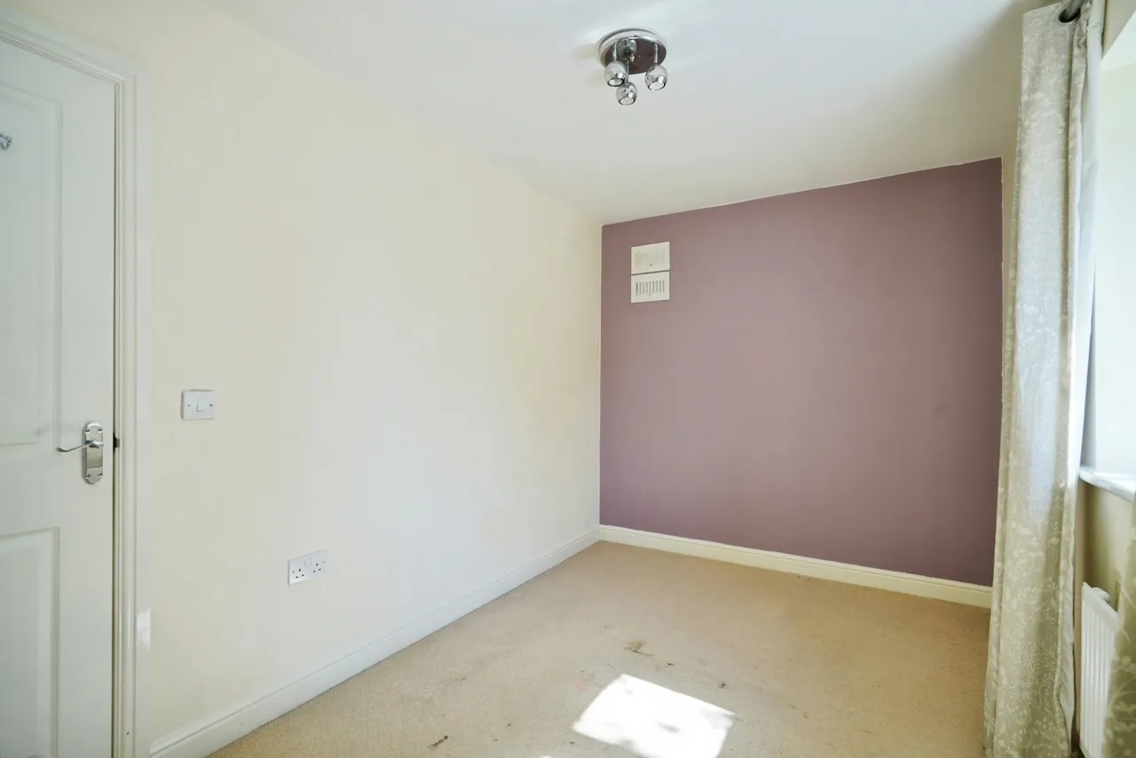 High Street, Woodville, DE11, photo 9