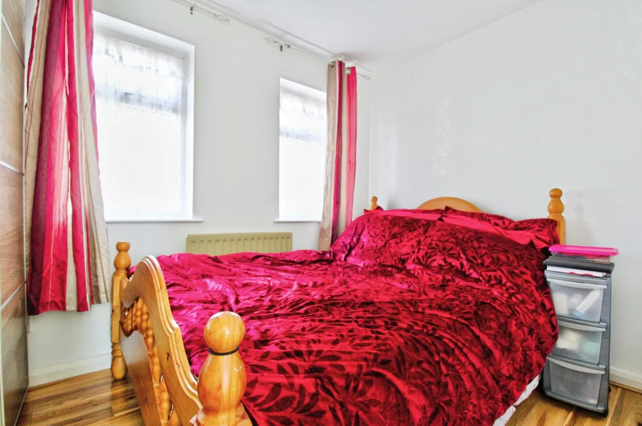 Upminster Road South, Rainham, RM13, photo 12