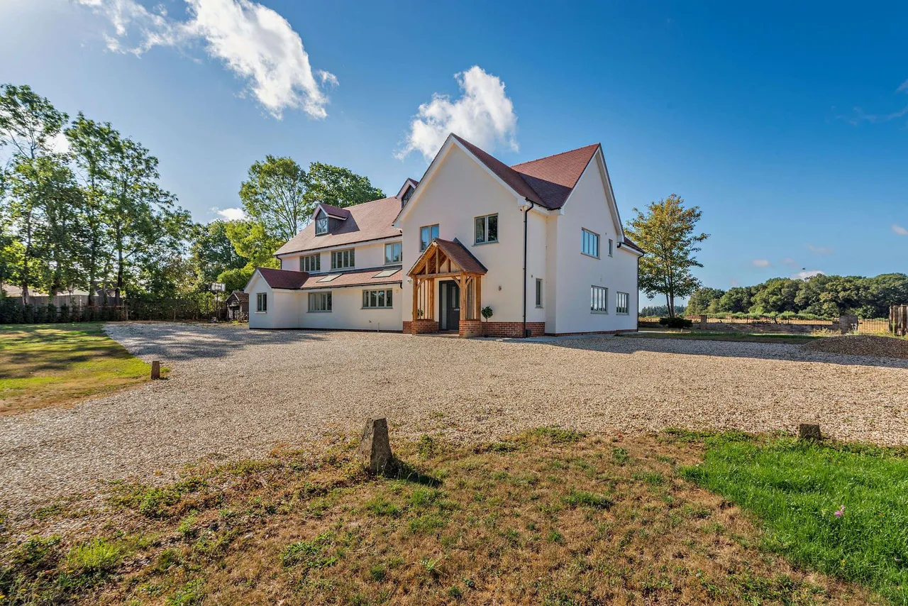 8 bed house for sale, Reading Road, Rotherwick, RG27