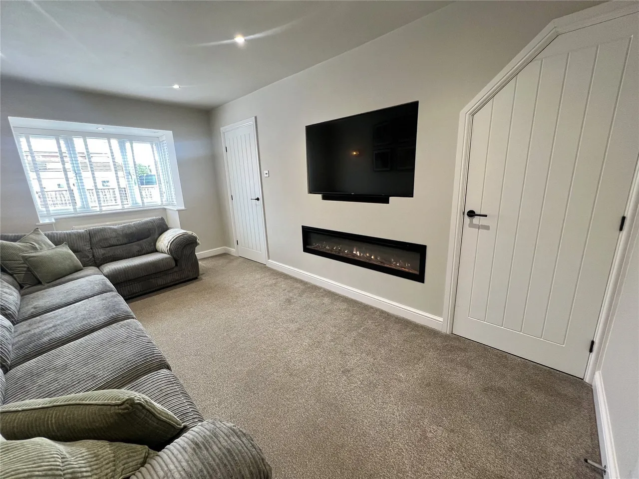 St. Johns Court, Sunnyside, Rotherham, South Yorkshire, S66, photo 4