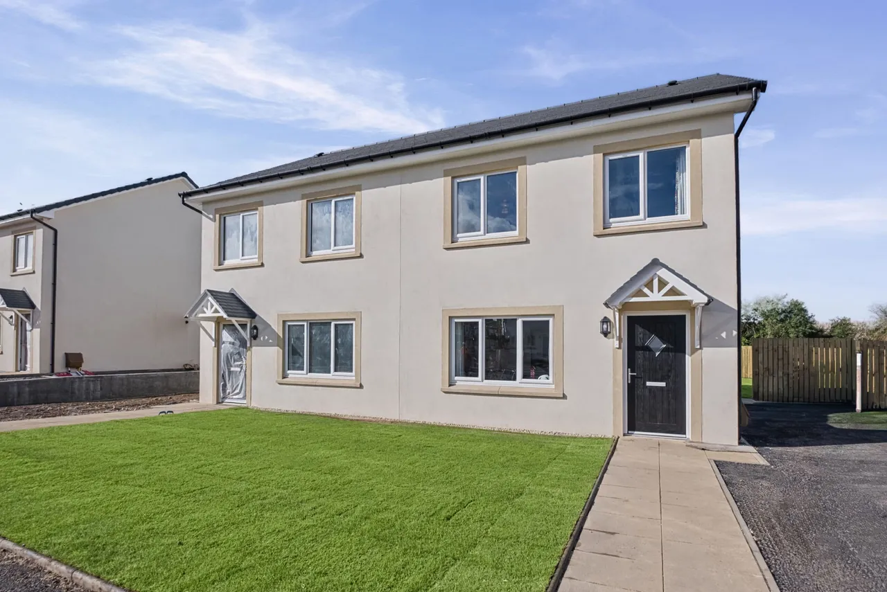 3 bed house for sale, Mill Road, Thankerton, ML12