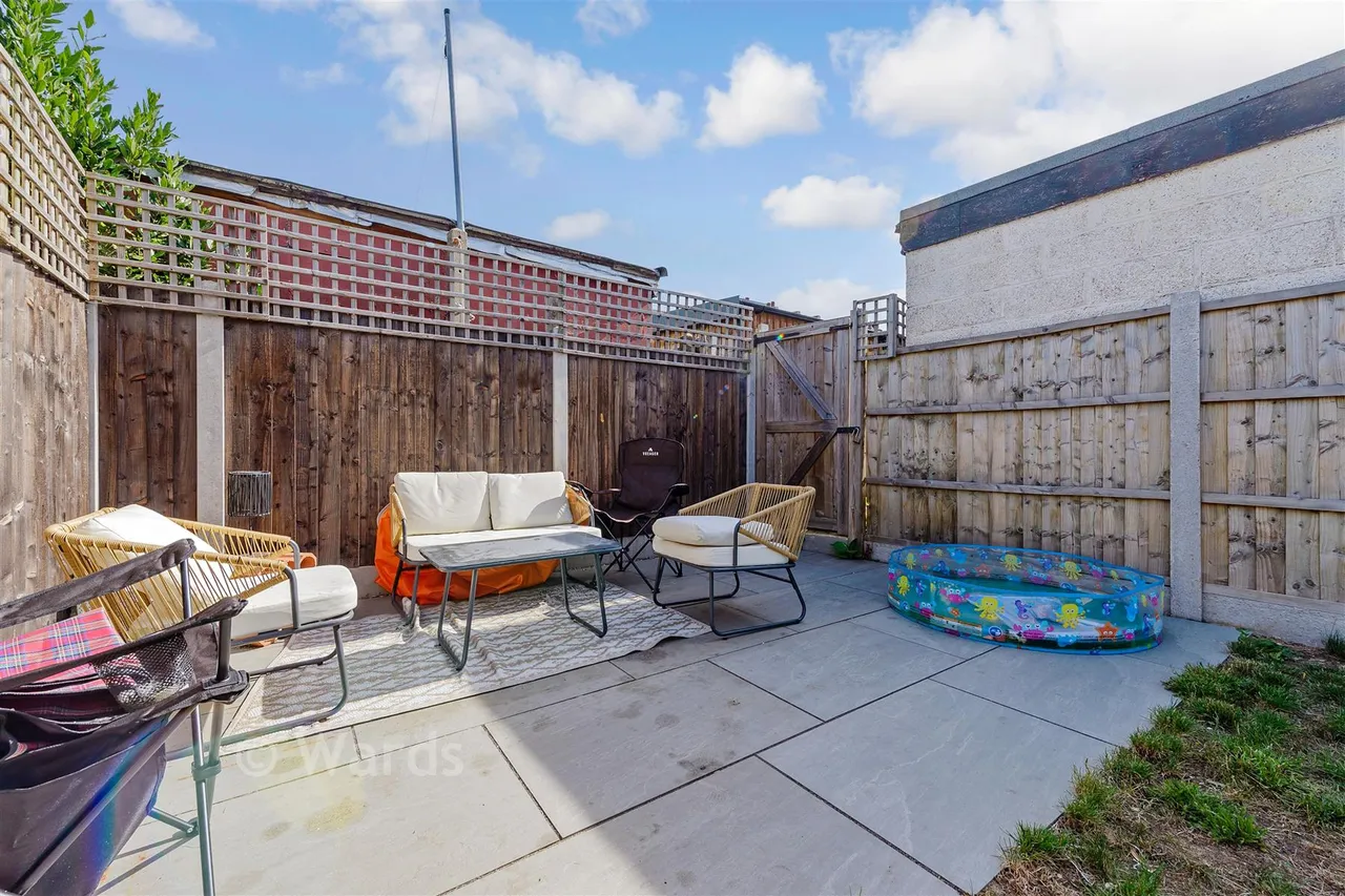 Bartlett Road, Gravesend, DA11, photo 10