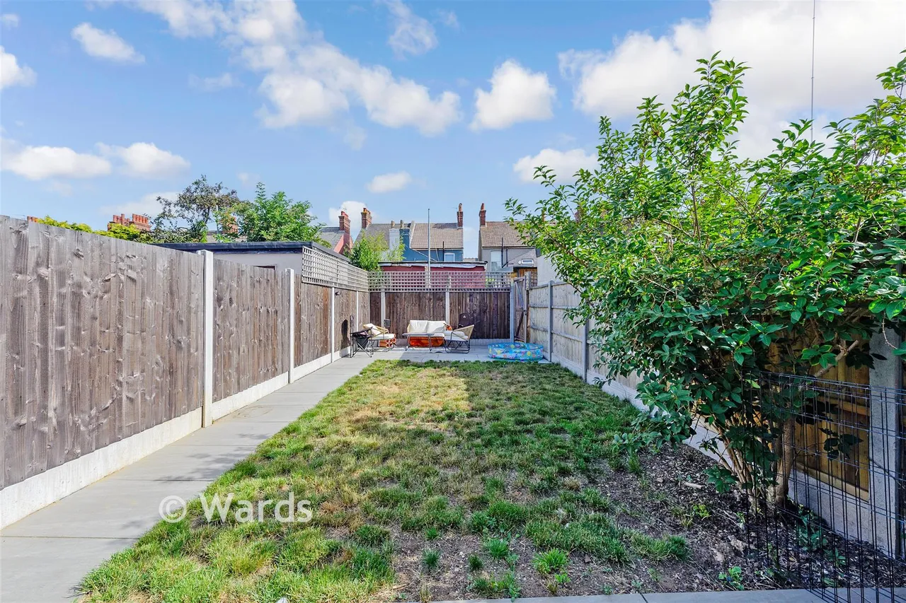 Bartlett Road, Gravesend, DA11, photo 9