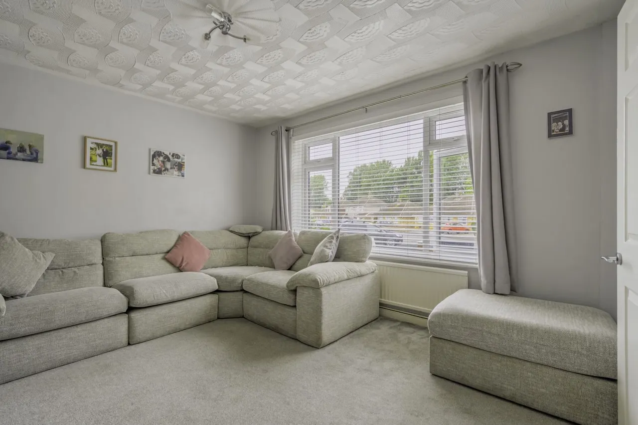 Sunningdale Road, Swindon, SN25, photo 5