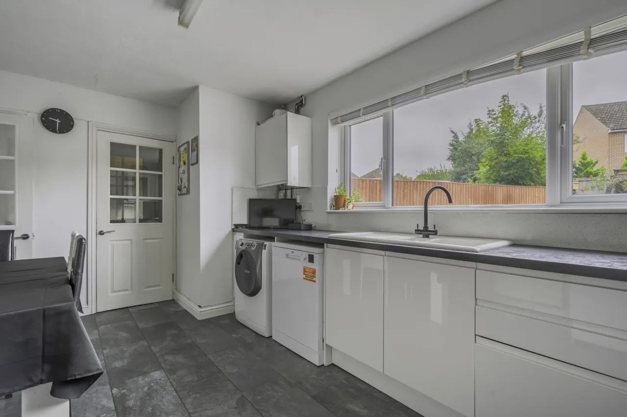 Sunningdale Road, Swindon, SN25, photo 9