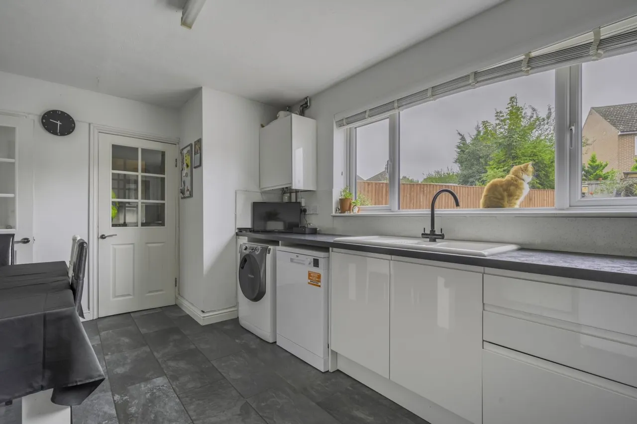 Sunningdale Road, Swindon, SN25, photo 11