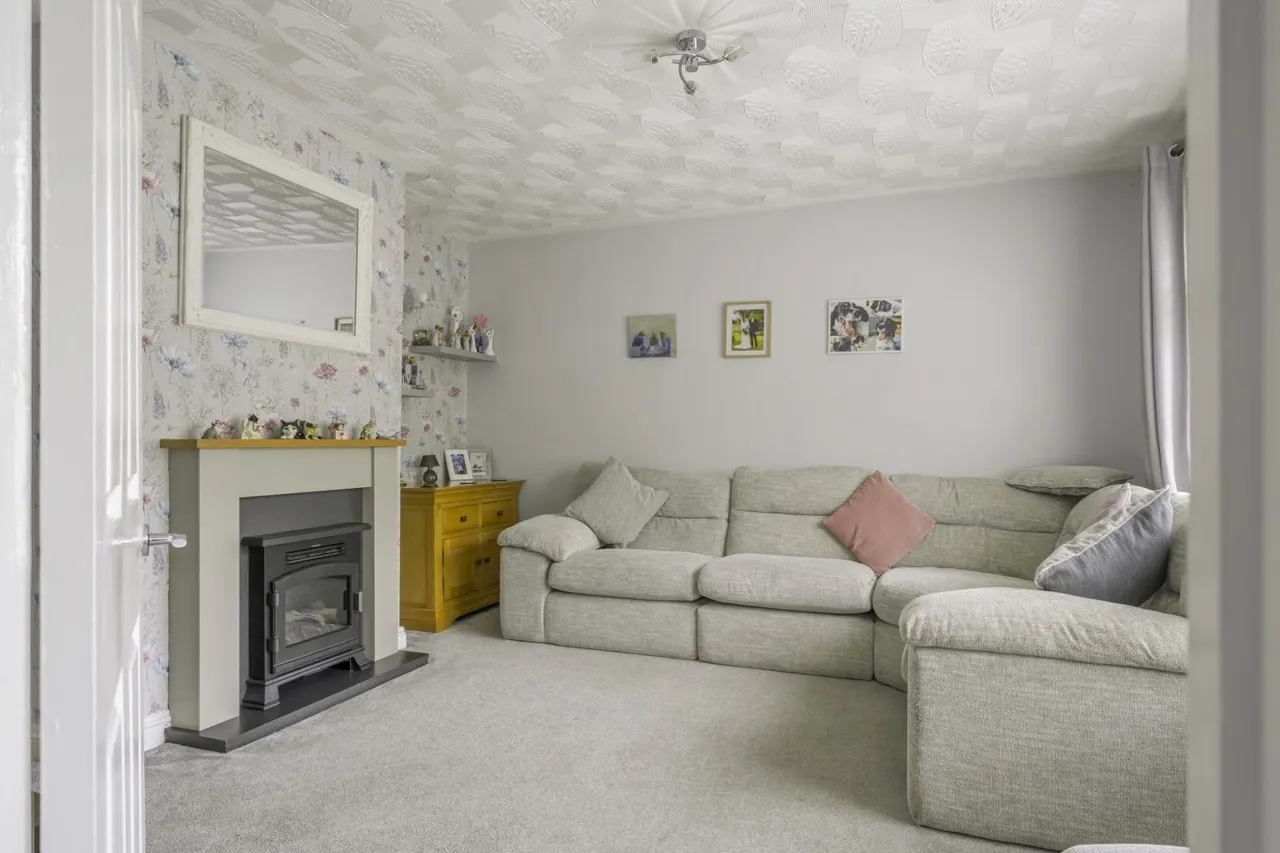 Sunningdale Road, Swindon, SN25, photo 4