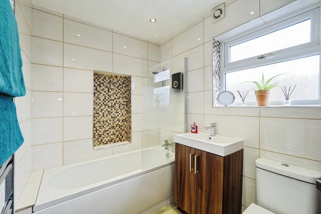Woodland Avenue, Derby, DE72, photo 18