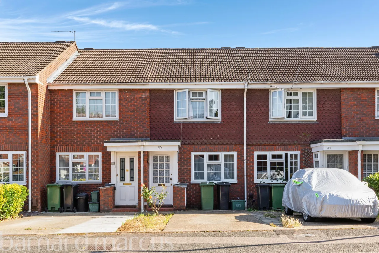 2 bed house to rent — Hawthorne Place, EPSOM