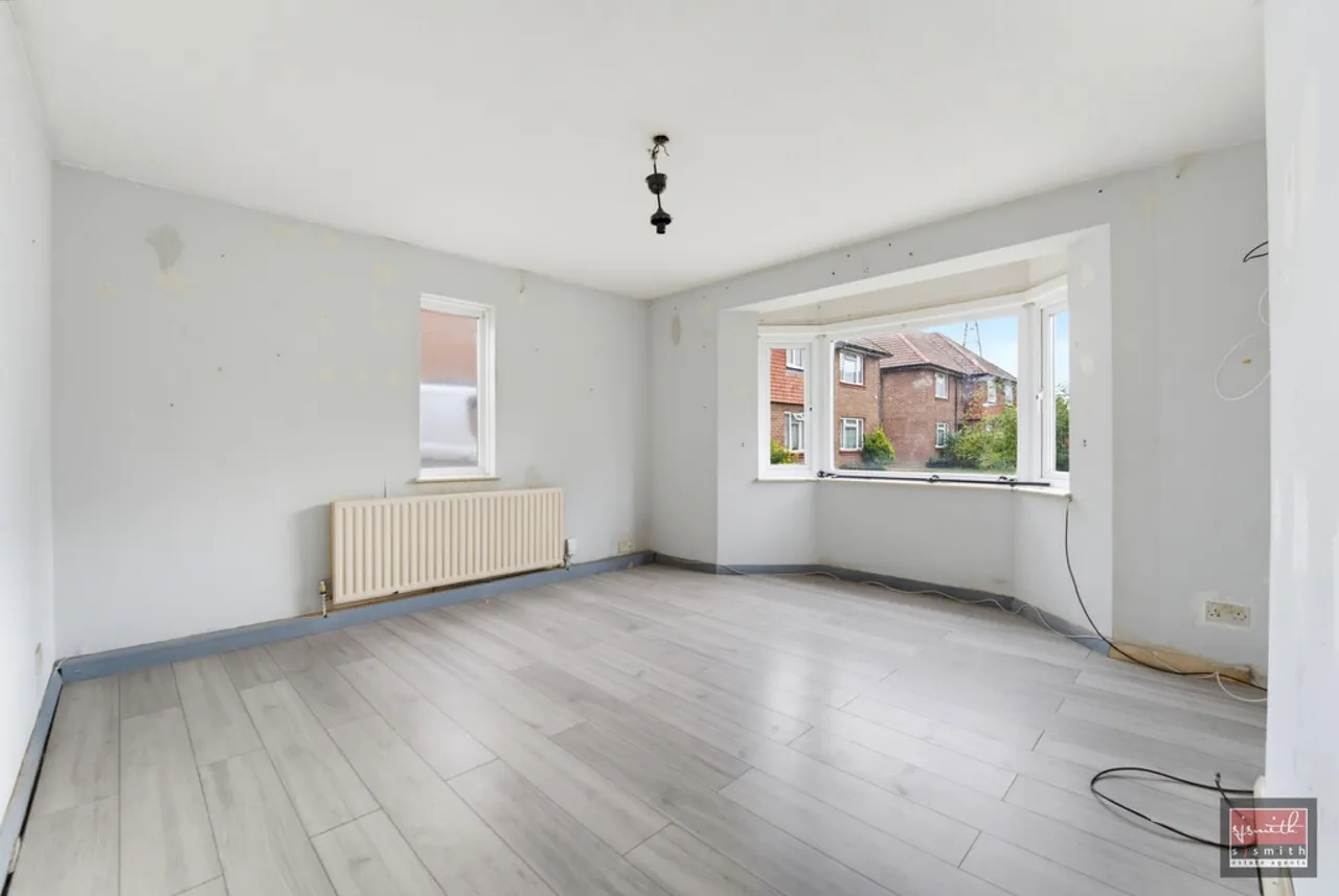 Booth Drive, Staines-upon-Thames, photo 3
