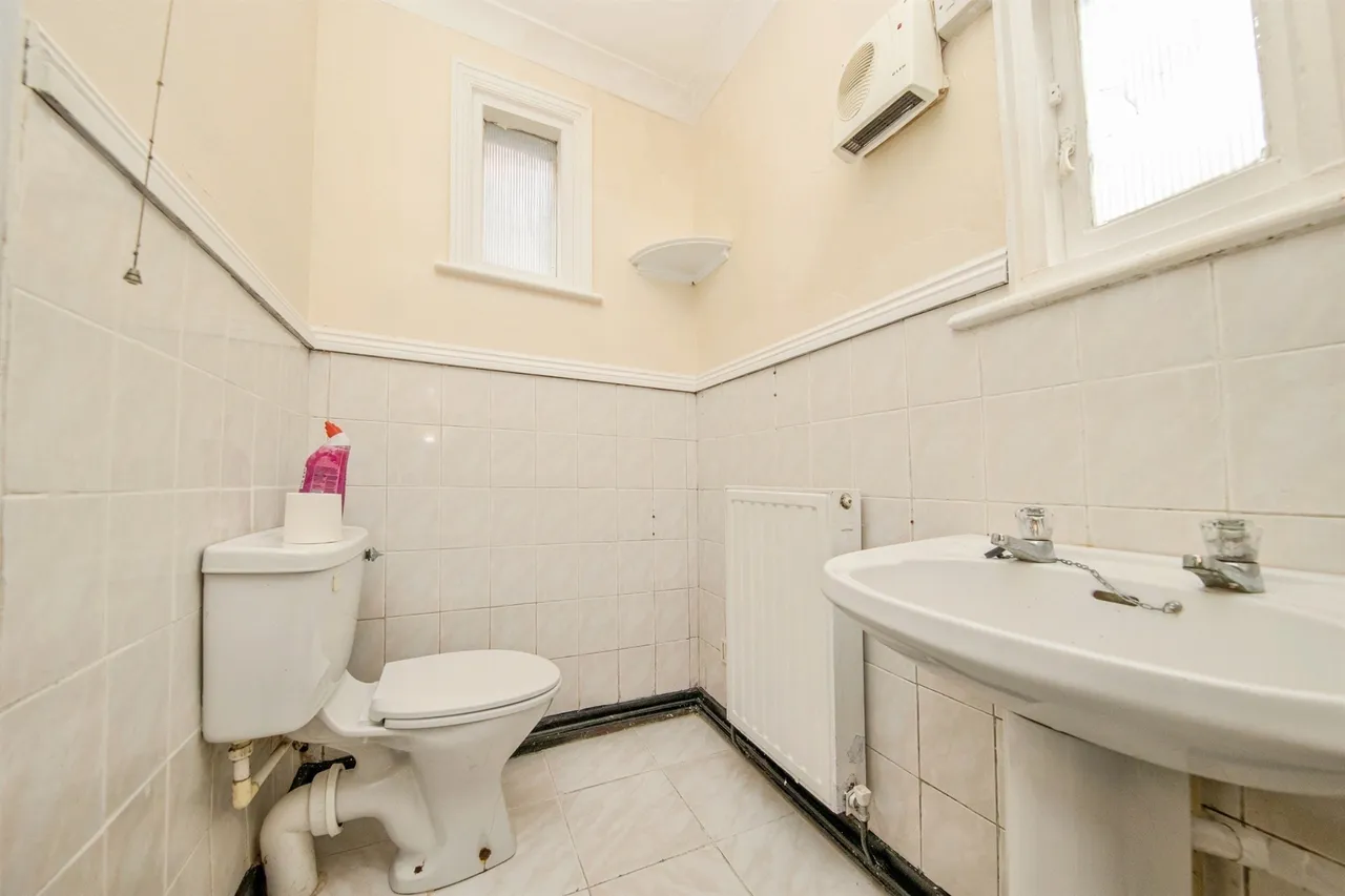 Ellis Road, Clacton-On-Sea, CO15, photo 12