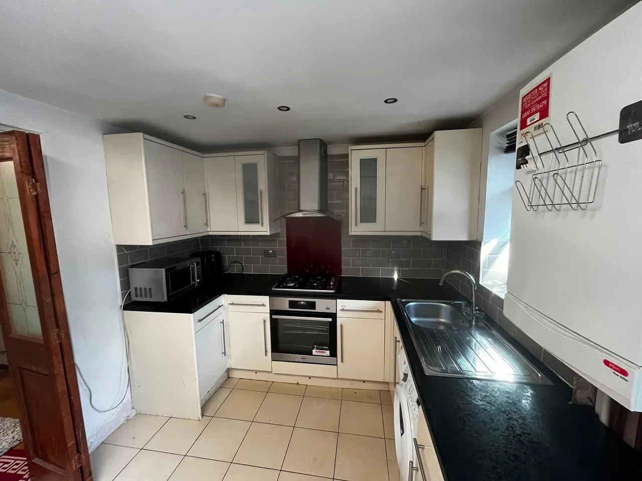 2 bed house to rent, Surman Terrace, Romford, RM1