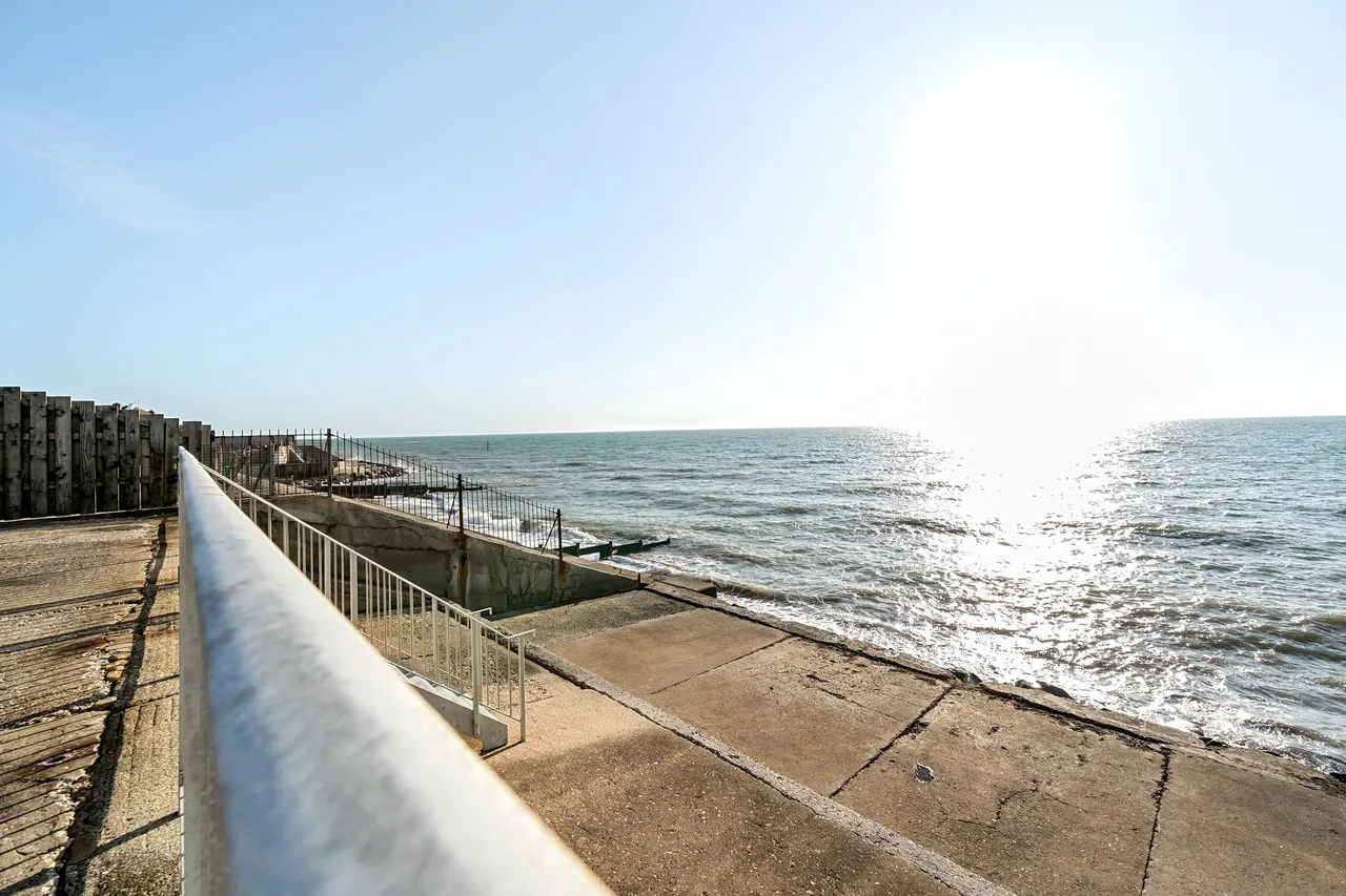 Clayton Road, Selsey, PO20, photo 20