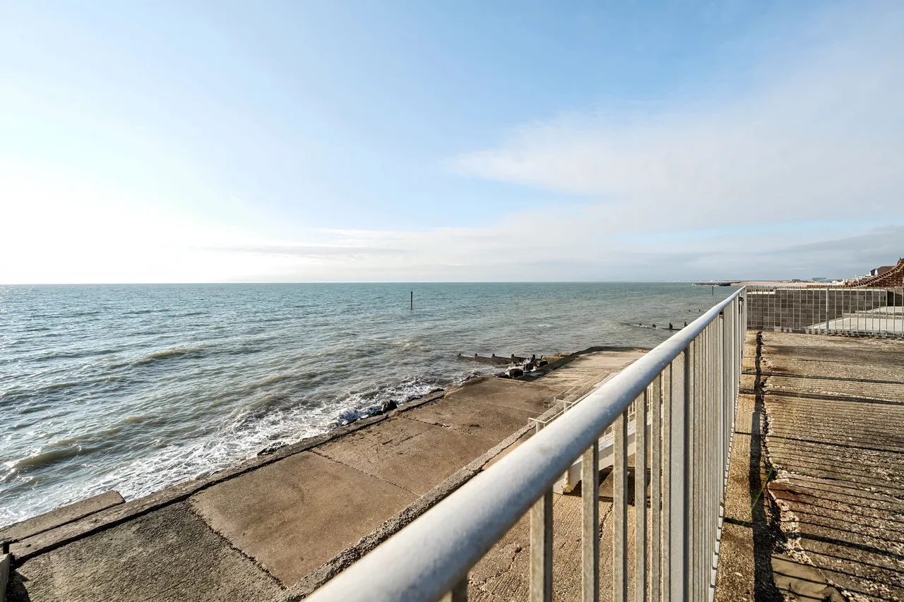 Clayton Road, Selsey, PO20, photo 4