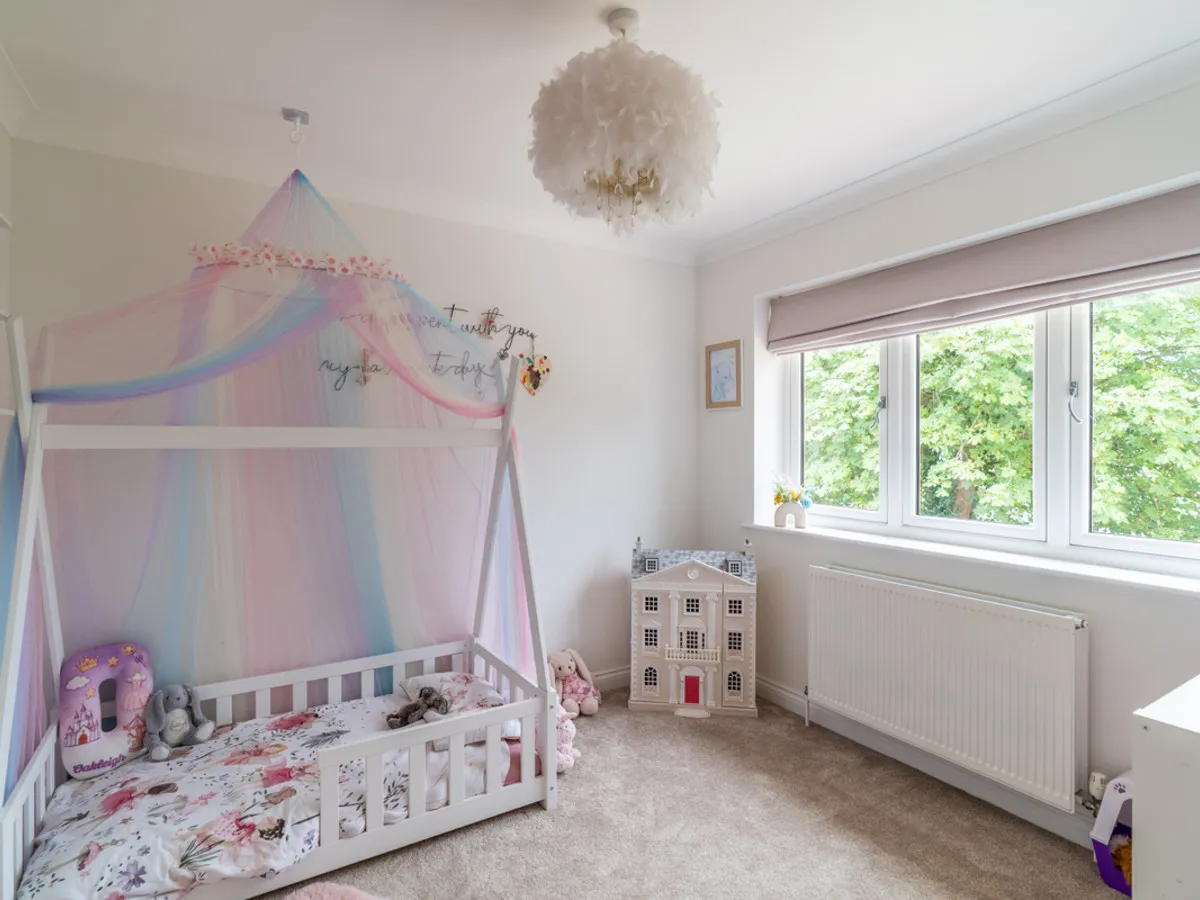 Chequers Lane, RG27, photo 18