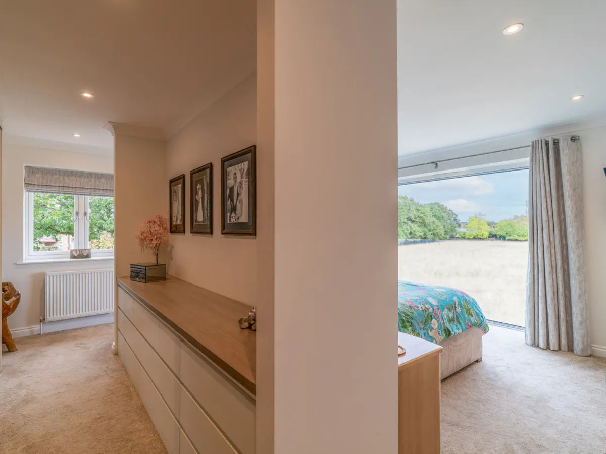 Chequers Lane, RG27, photo 12