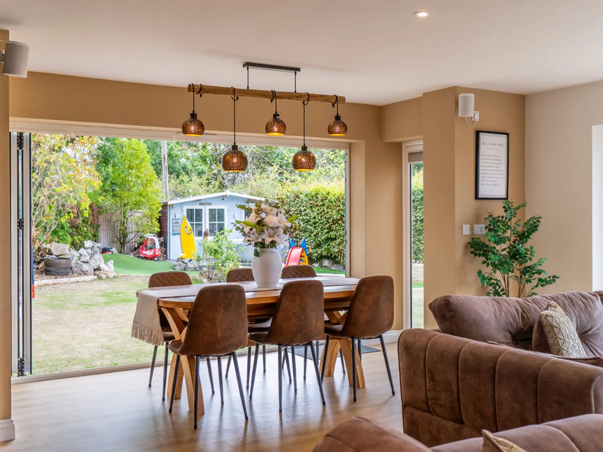Chequers Lane, RG27, photo 7