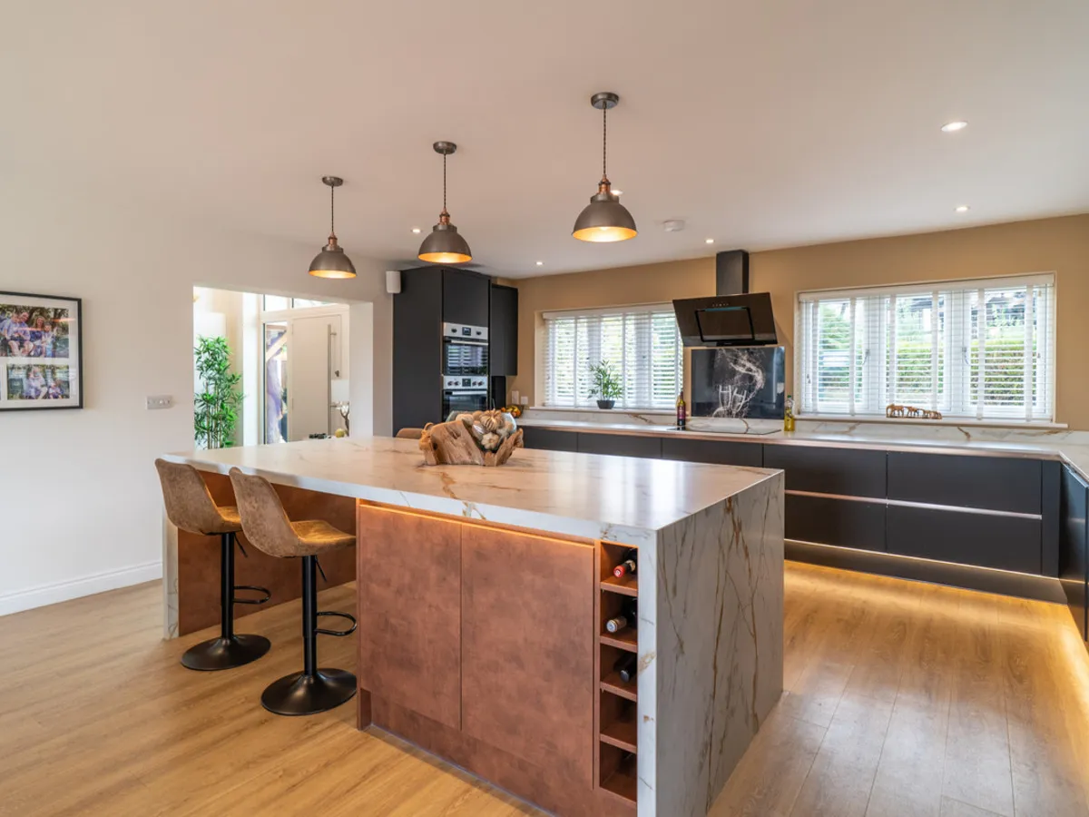 Chequers Lane, RG27, photo 4