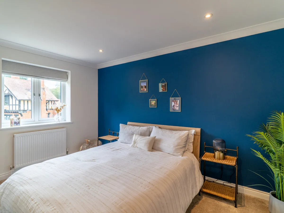Chequers Lane, RG27, photo 16