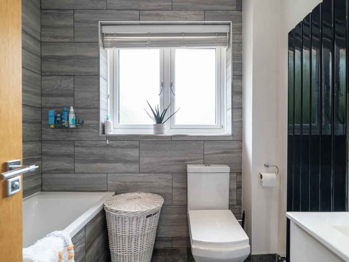 Chequers Lane, RG27, photo 20