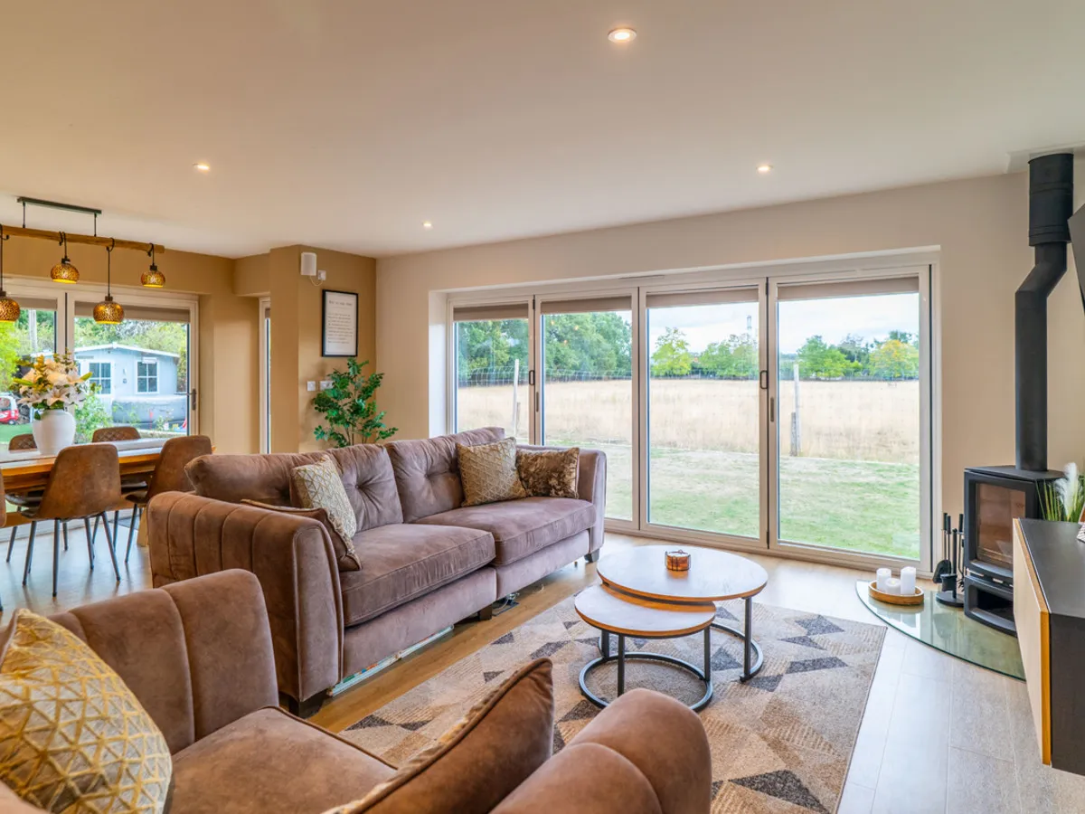 Chequers Lane, RG27, photo 6