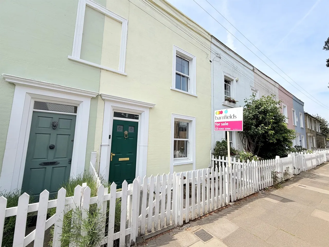 2 bed house for sale — Holly Walk, Enfield