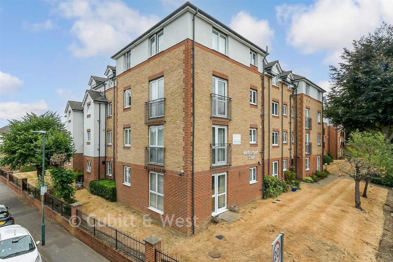 2 bed flat for sale, Cranley Gardens, Wallington, SM6