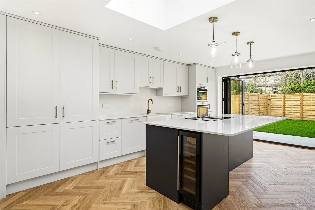 Cecil Road, London, SW19, photo 2
