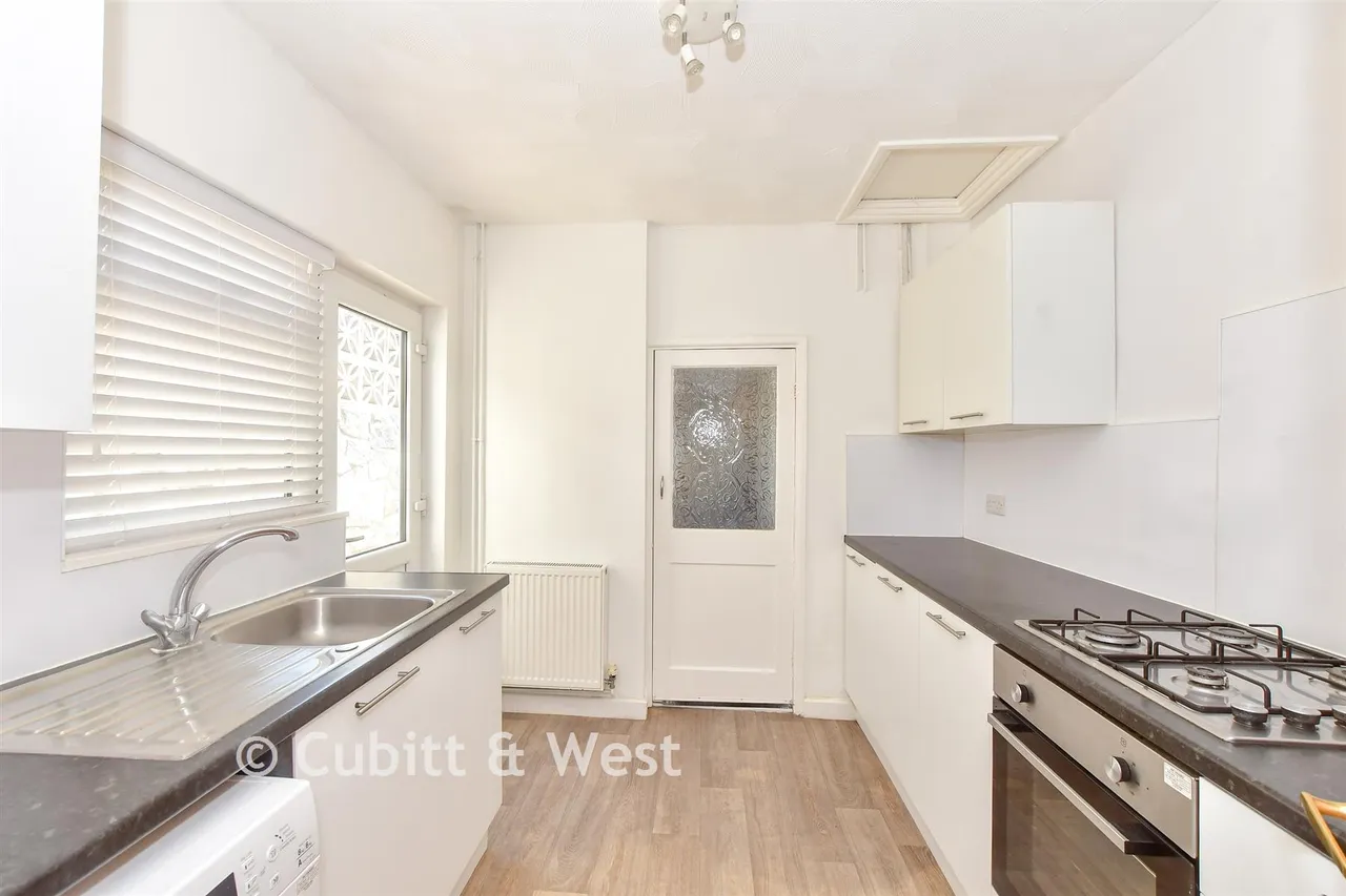 Trevor Road, Southsea, PO4, photo 2