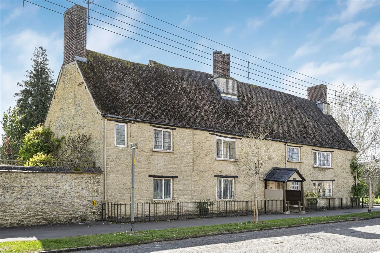 5 bed house for sale, Kings End, Bicester