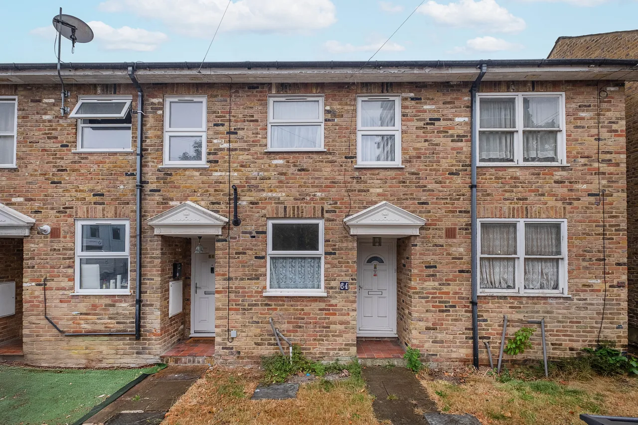 2 bed house for sale, Vincent Road, Kingston Upon Thames, KT1