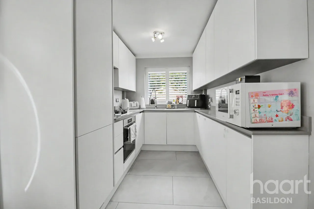 Bromfords Drive, Wickford, SS12, photo 7