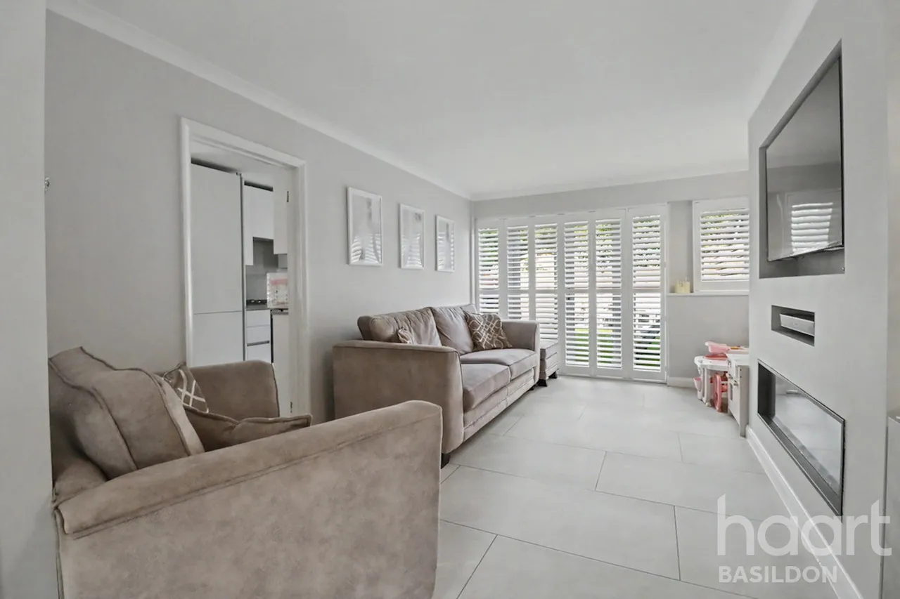 Bromfords Drive, Wickford, SS12, photo 5