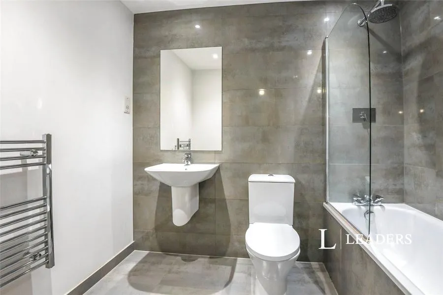 Cromwell Road, Redhill, RH1, photo 6