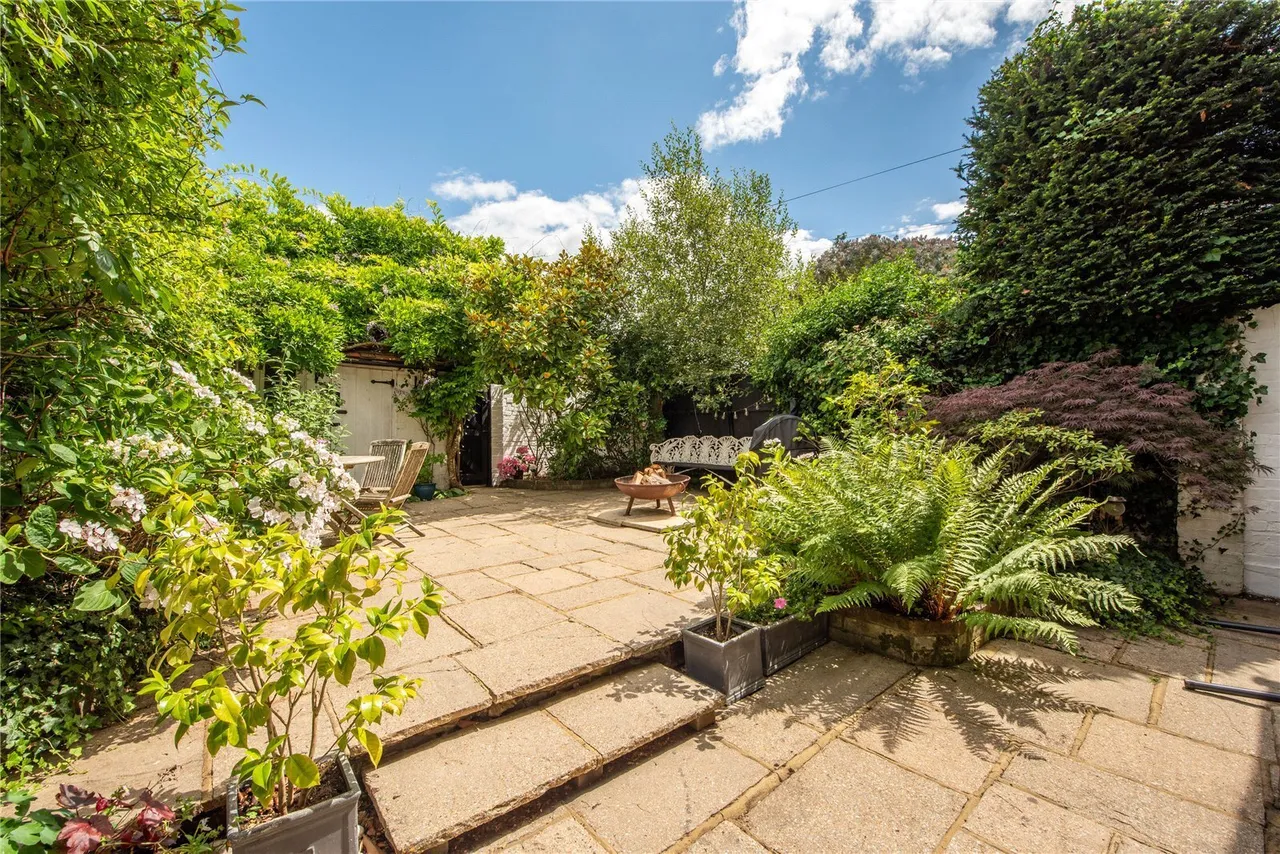 The Street, Ewhurst, GU6, photo 10