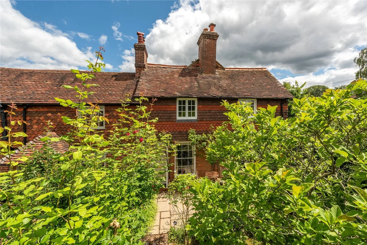 The Street, Ewhurst, GU6, photo 14