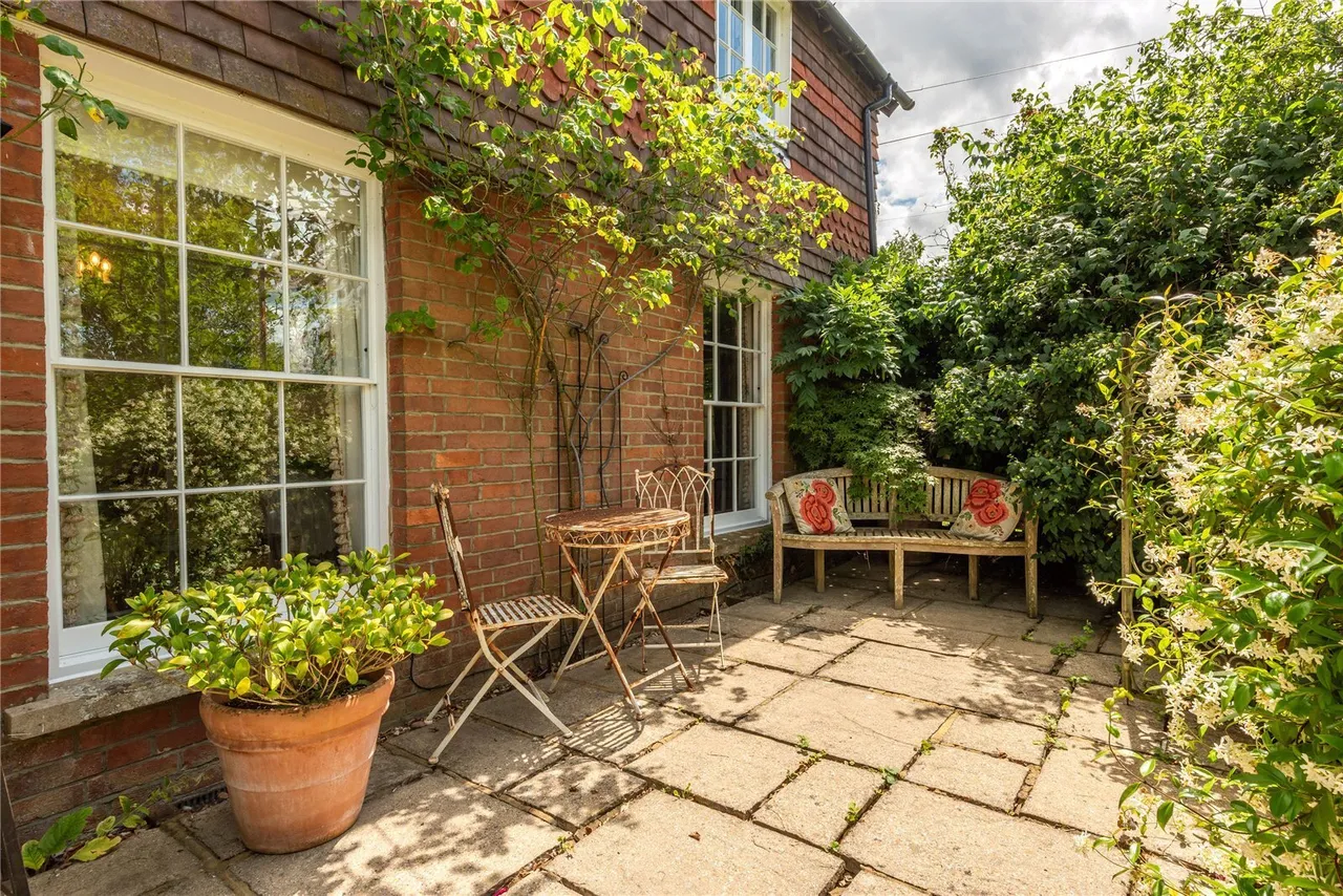 The Street, Ewhurst, GU6, photo 11