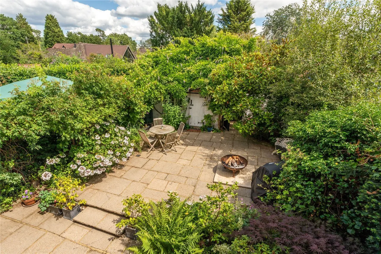 The Street, Ewhurst, GU6, photo 17