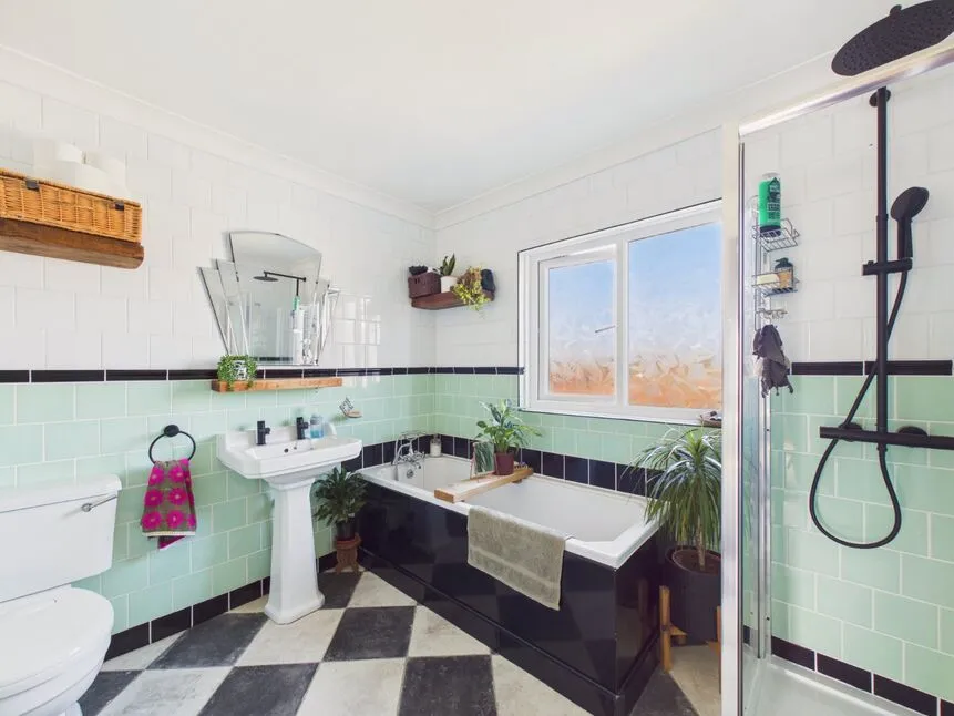 Segrave Crescent, CT19, photo 8